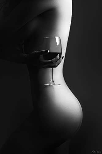 Художествена фотография с метален принтом Вино сияние 24x36 инча от Ella Bar Photography.
